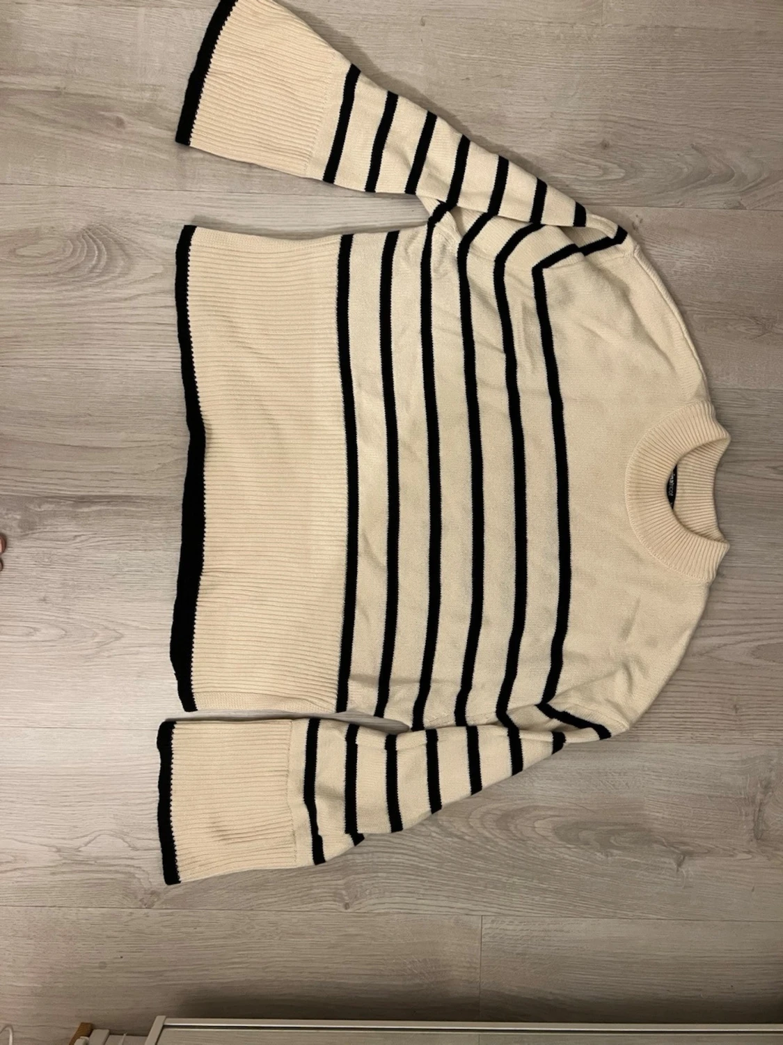 Randig stickad tröja Gina Tricot