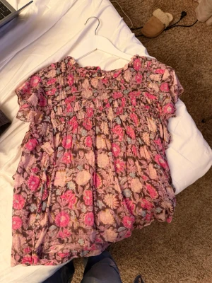 Blommig blus från Isabel Marant Etoile - Jätte söt, använd ett par få gånger.