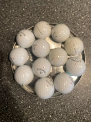 Callaway chromesoft A klass - Säljer ett gäng vita golfbollar från Callaway. Det är Callaway chrome soft A klass hör av er vid frågor eller funderingar. Priset är inte satt i sten
