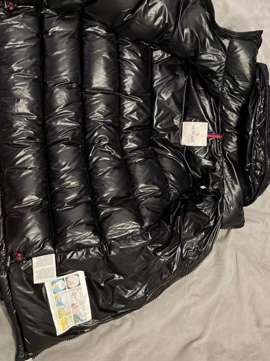 Svart dunjacka från Moncler - 1