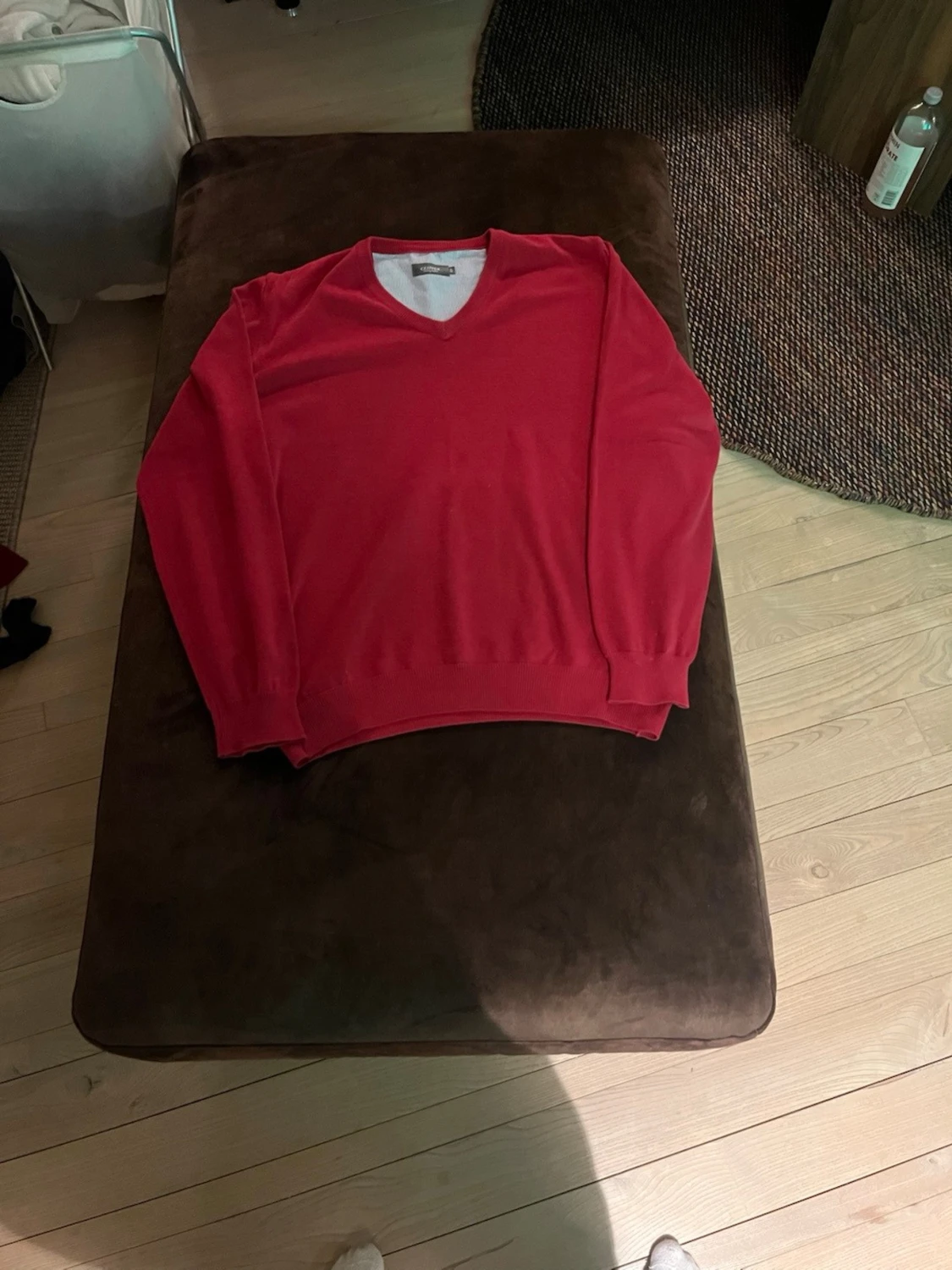 Röd V-ringad stickad tröja Clipper