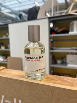 OBC Burbank 36.0 parfym inspirerad - Nästan full, bra skick. Inspirerad av Bal D’afrique från Byredo. Lite veck på pappret