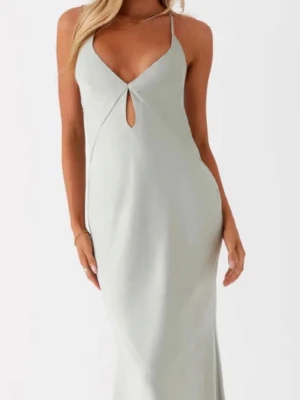 ljusgrön balklänning  - perfekt för bal! köpte från peppermayo för ca 800kr och säljs inte längre 💕