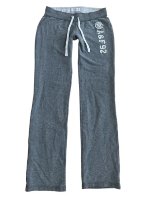 Vintage Abercrombie & Fitch low waisted Mjukisbyxor S - Snygg vintage Abercrombie and Fitch low waisted mjukisbyxor / pants. Storlek S, mycket bra skick :) inga defekter 