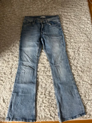 ljusblåa jeans - ljusblåa jeans