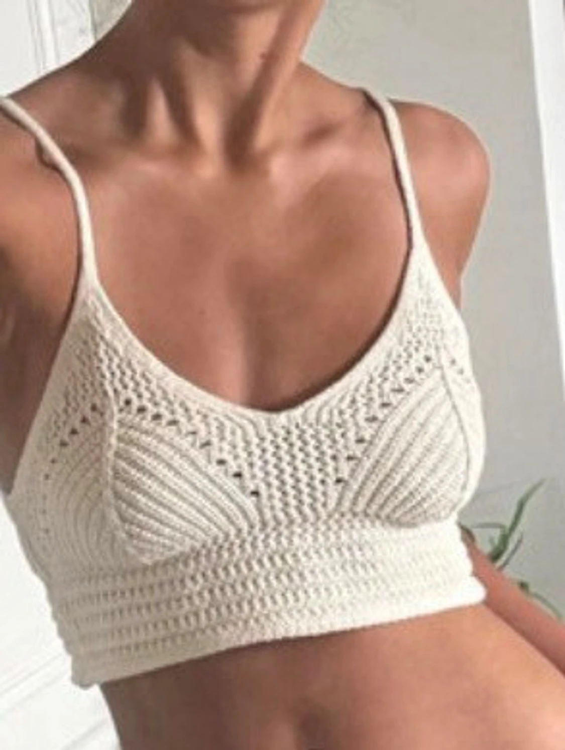 Beige virkad croppad linnetopp