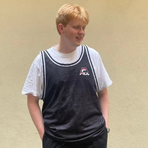 Fila Reversible Basketball Jersey - Vändbar baskettröja i storlek L från Fila