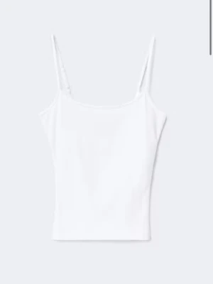Basic vitt linne  - Vitt basic linne från gina Tricot i färgen xs. Aldrig använt och om man vill ha fler bilder på hur de ser ut så fixar jag de!