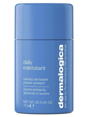 Dermalogica Daily Milkfoliant 13g - Pulverbaserad exfoliering från Dermalogica med lugnande havre, perfekt för daglig användning. Kommer i en blå plastburk och blandas med vatten till ett milt skum som rengör huden skonsamt. Kartongen är tyvärr inte kvar men produkten är oanvänd!