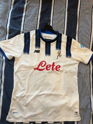 Atalanta Fotbollströja Serie A - Aldrig använt.