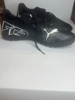 Puma skor  - Storlek 40. Nästan i ny skick!