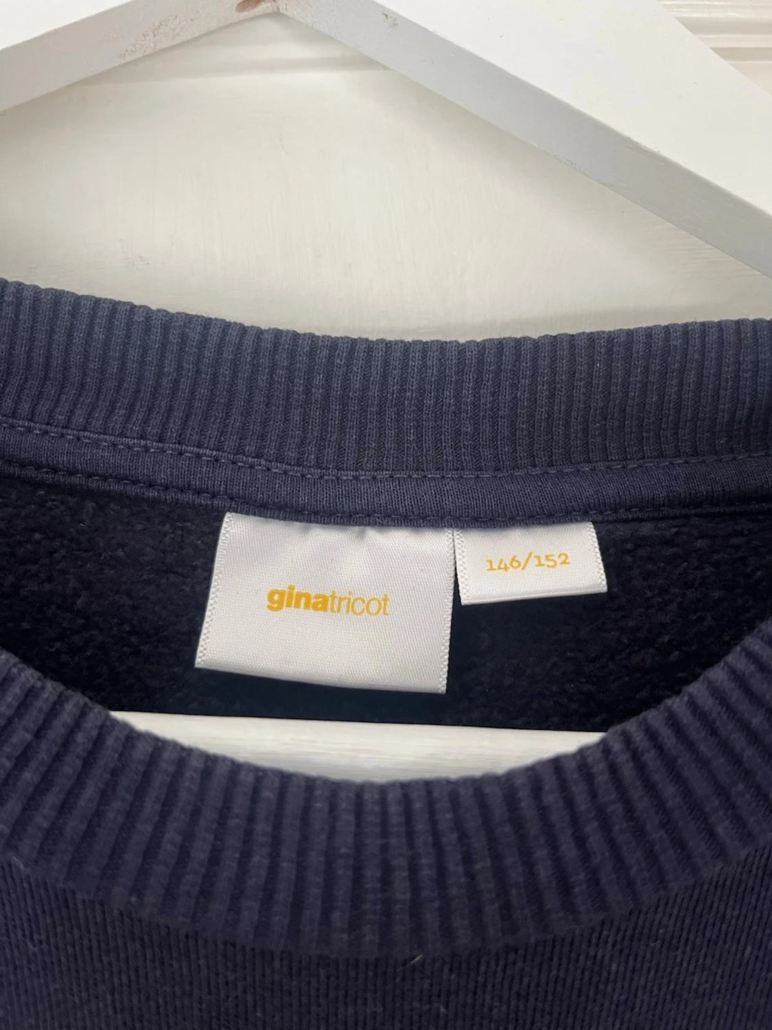 Marinblå topp från Gina Tricot - 1