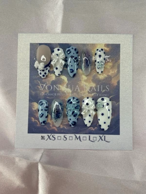 Indigo (XS);Medium Almond - XS: 14 mm, 11 mm, 11,5 mm, 10 mm, 8 mm 