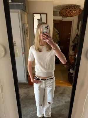 Vit tröja  - En sött vit tröja från Zara❤️