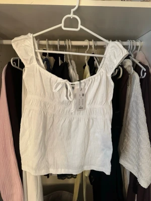 sommar topp - helt ny topp från lager 157 storlek S