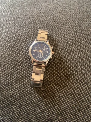 Smycken klocka  - Helt ny klocka 