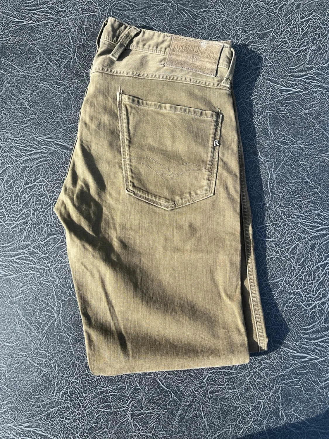 Bruna jeans från Replay