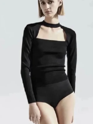 Choker topp  - Köpte på plick men den var för liten så säljer vidare☺️