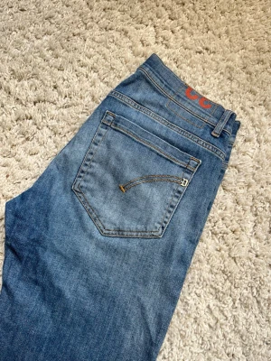 Ljusblå Dondup George jeans - Ljusblå Dondup George jeans Inga defekter Storlek 32 Hör av er vid frågor!🙌
