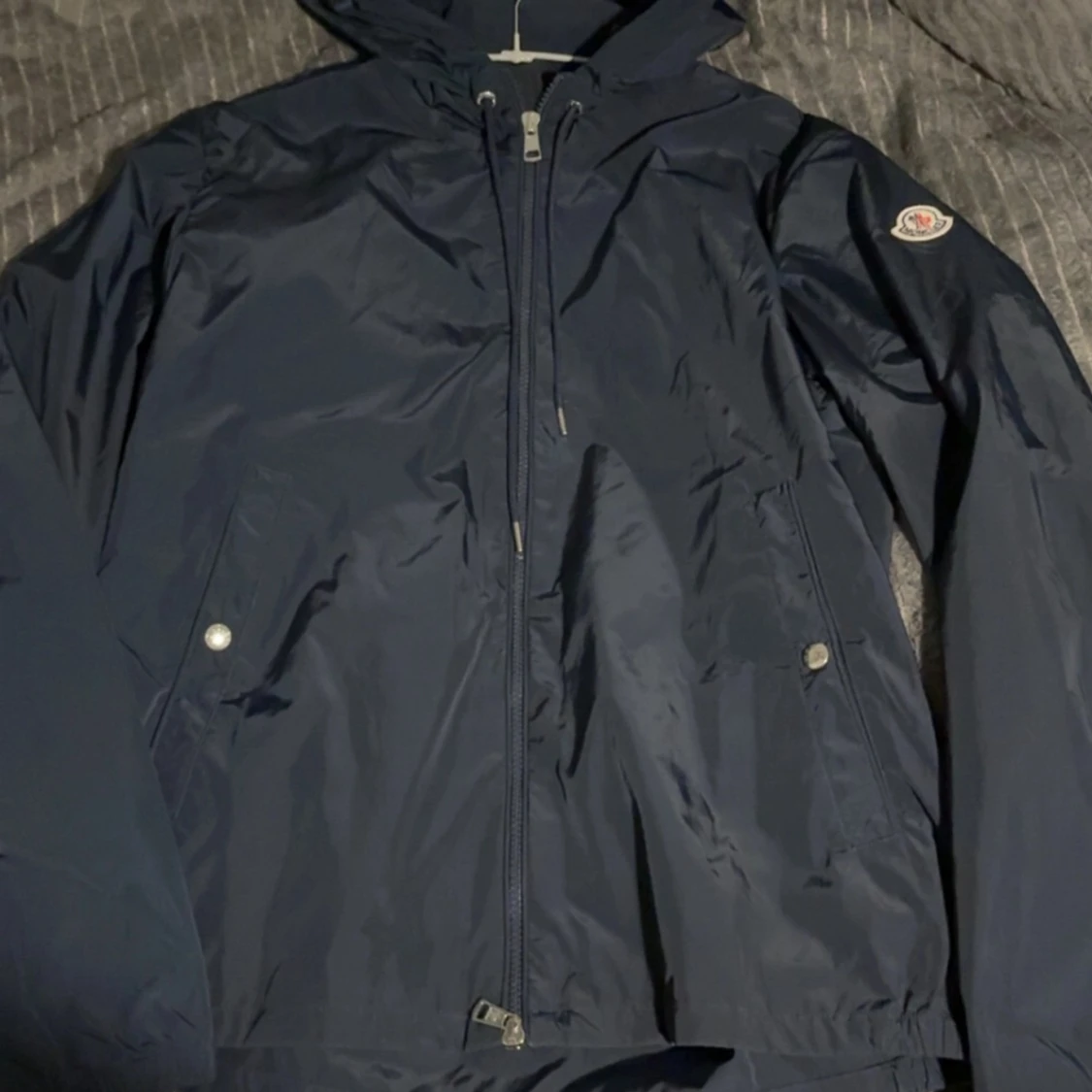 Mörkblå vindjacka från Moncler