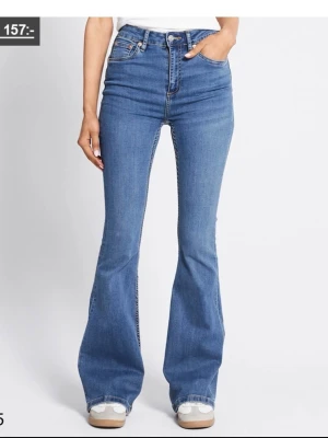 Jeans från Lager 157 - Blåa jeans från Lager 157🩷