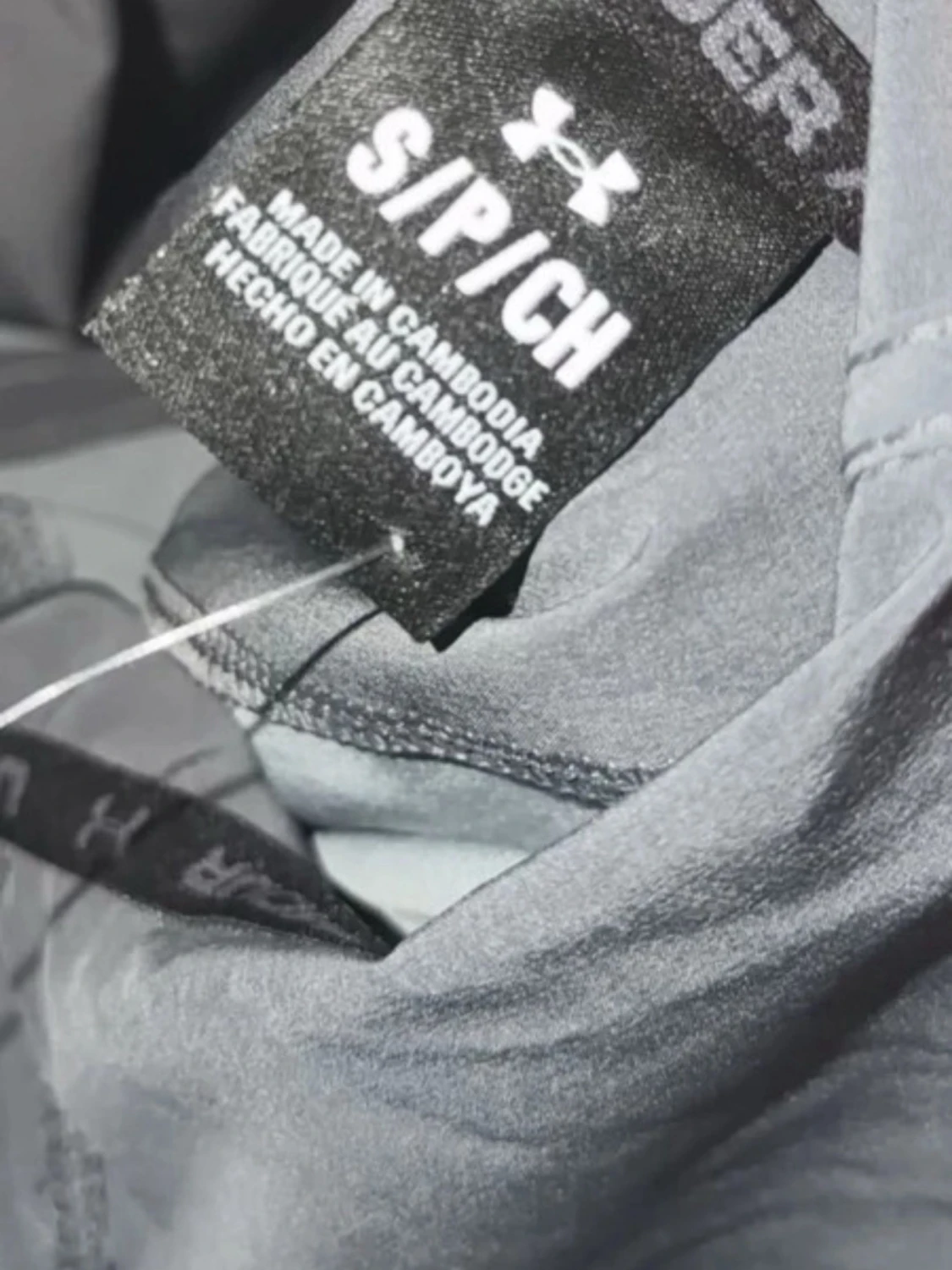 Grå vindjacka från Under Armour - 2