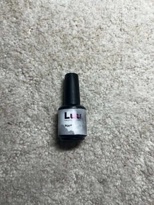 Marble ink - Från Luu Nails, endast testad💞Används för att få till ett fint marmor mönster på ett enkelt sätt.