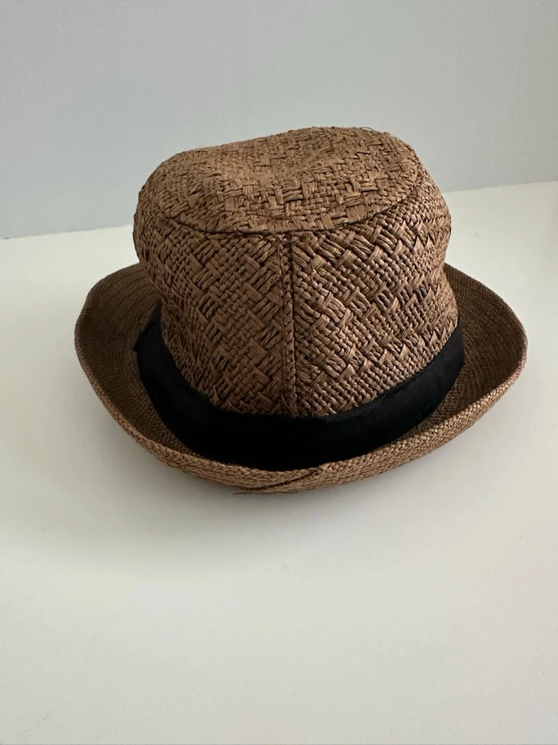 Brun stråhatt med svart band - 4