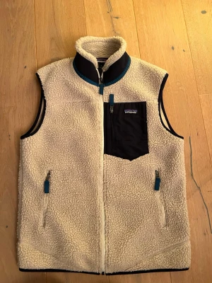 Patagonia fleece väst Herr M - Beige patagonia fleece väst i storlek M, herr. Bra skick