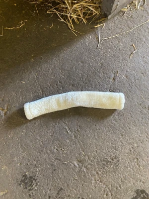 Vitt mjukt Nackludd i naturfärgat fluff - Naturfärgat Nackludd till häst, strl one size