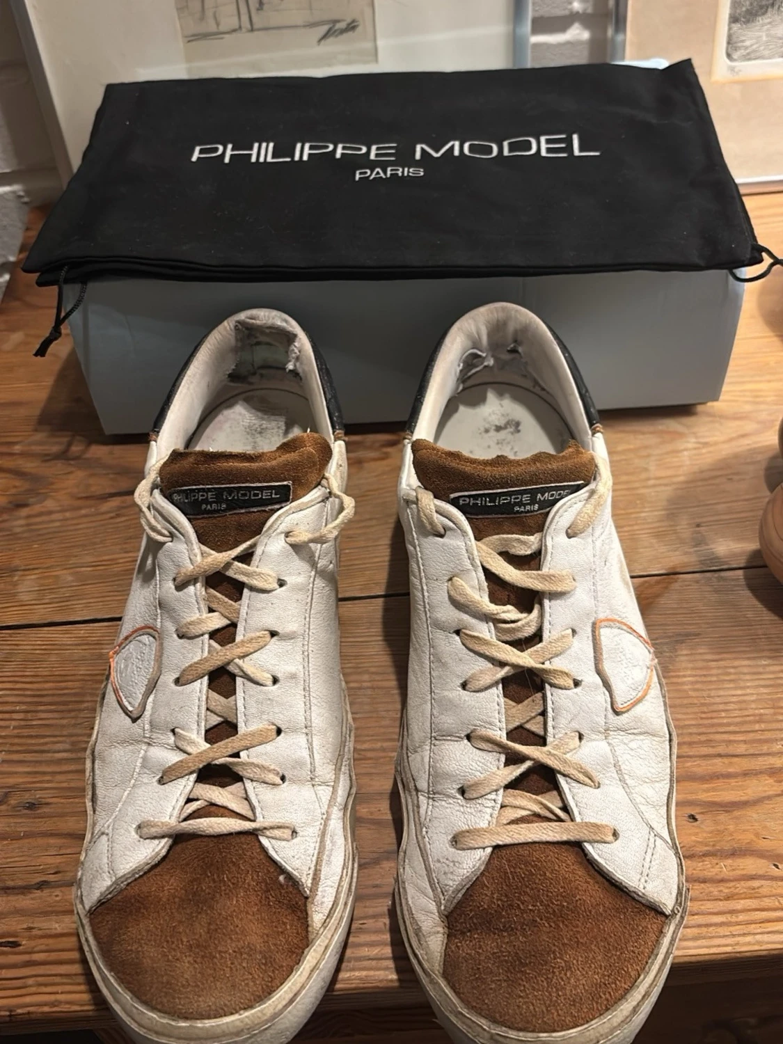 Philippe Model vita sneakers med mockadetaljer - 3