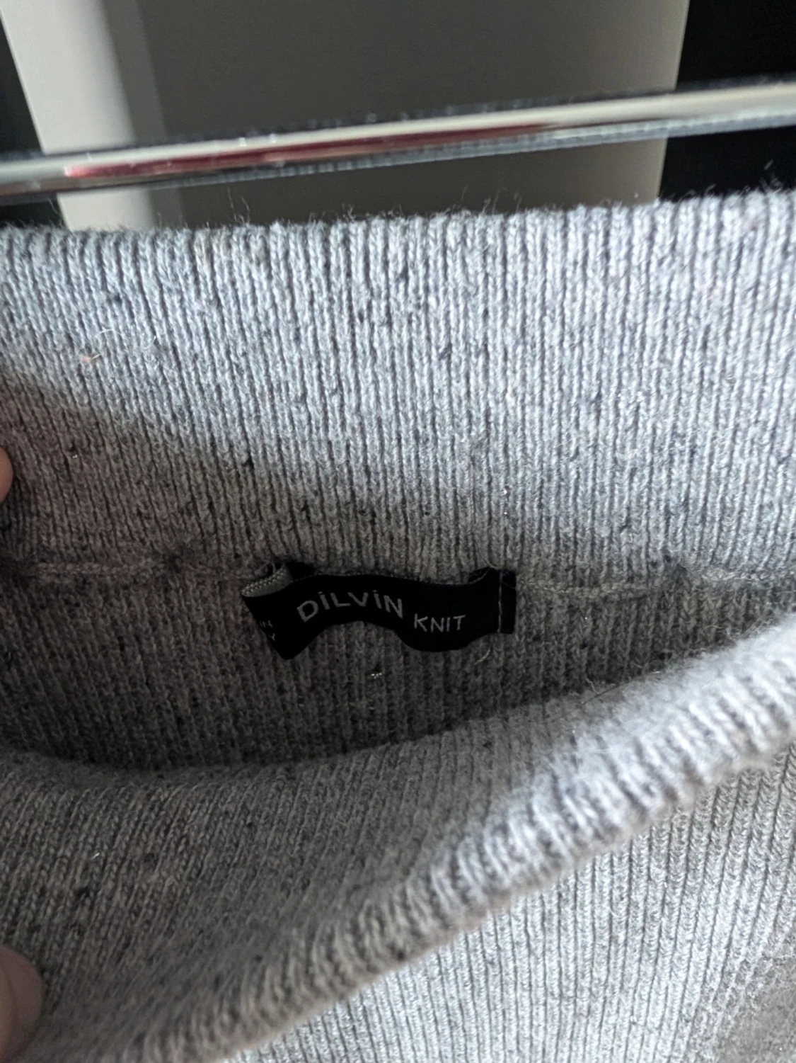 Grå stickad långkjol från Dilvin - 1