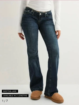 Bootcut jeans i mörkblå denim från Nelly - No Waist Bootcut Jeans fràn Nelly!❤️