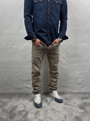 Replay jeans  - Ett par riktigt snygga jeans från Replay i storlek W31 L32 i modellen Anbbas hyperflex 