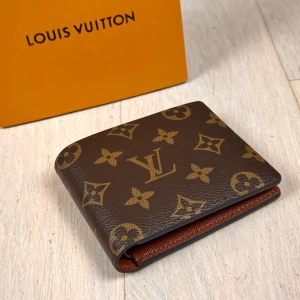 Plånbok  - Helt ny och oanvänd plånbok av hög kvalitet.