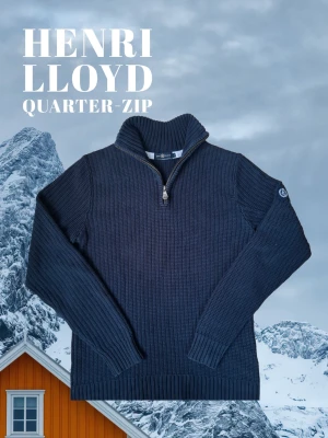 Quarter zip från Henri Lloyd - Säljer en stickad Quarter zip tröja från Henri Lloyd. Tröjan passar riktigt bra Tröjan är i storlek S och mycket bra skick.