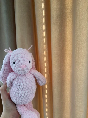 Virkad rosa jellycat- kanin 🐇 💗 - Super gullig rosa kanin 🐇 