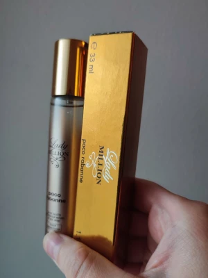 Paco Rabanne Lady Million - Paco Rabanne Lady Million Perfume. 33ml bottle. New! Limited Edition. Great winter/fall fragrance. Felmärkt med edt på flaskan. Detta är en EDP.