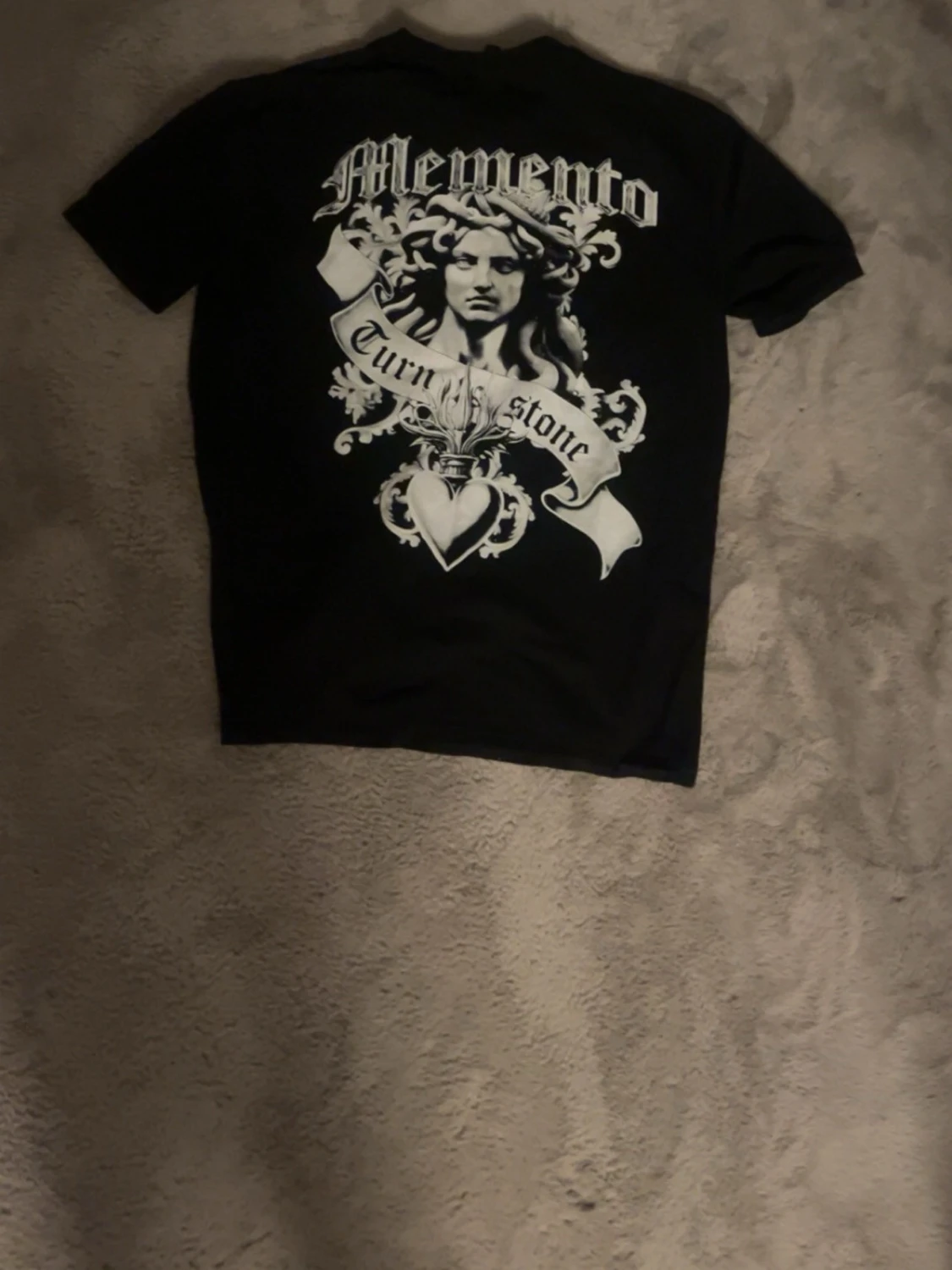 Svart Memento t-shirt med tryck - 1