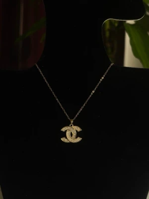 Fint halsband - Helt nytt halsband.