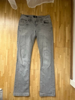 Grå ltb valerie jeans bootcut - Pris går att diskuteras!