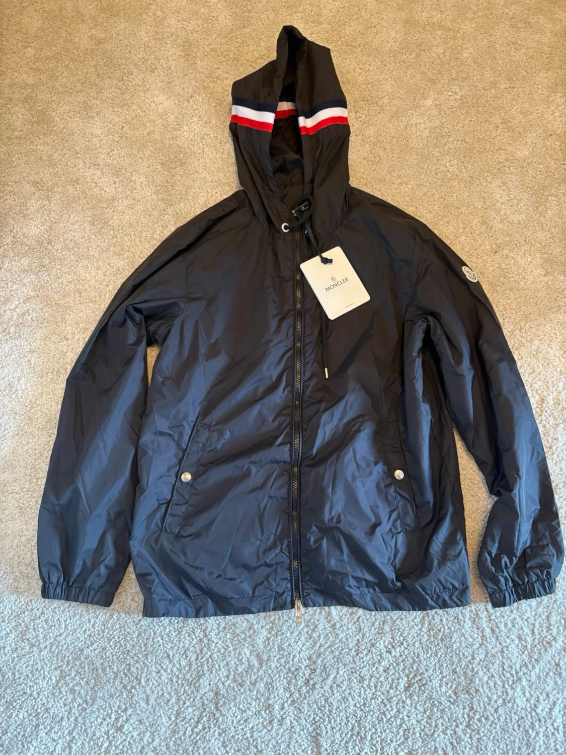 Svart vindjacka från Moncler