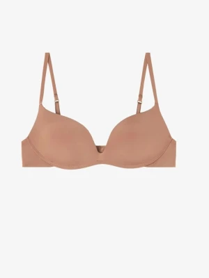 Bh super push up  - Säljer en super push‑up‑bh från Intimissimi, färg cappuccino/beige – elegant och osynlig under kläder. Bhn är använd endast två gånger, i mycket bra skick, utan skador eller slitage. Har inbyggda vadderingar som lyfter och formar bysten för en naturlig, fyllig look och vacker urringning. Materialet är mjukt, slätt och elastiskt, bekvämt mot huden och perfekt under tajta toppar eller klänningar.