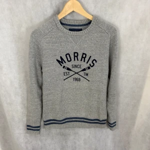 Morris sweater  - Fint skick! Modellen är 185 och bär S. Tröjan är i väldigt bra skick. Perfekt nu på våren och inför sommaren. Tveka inte på att ställa frågor m.m💫