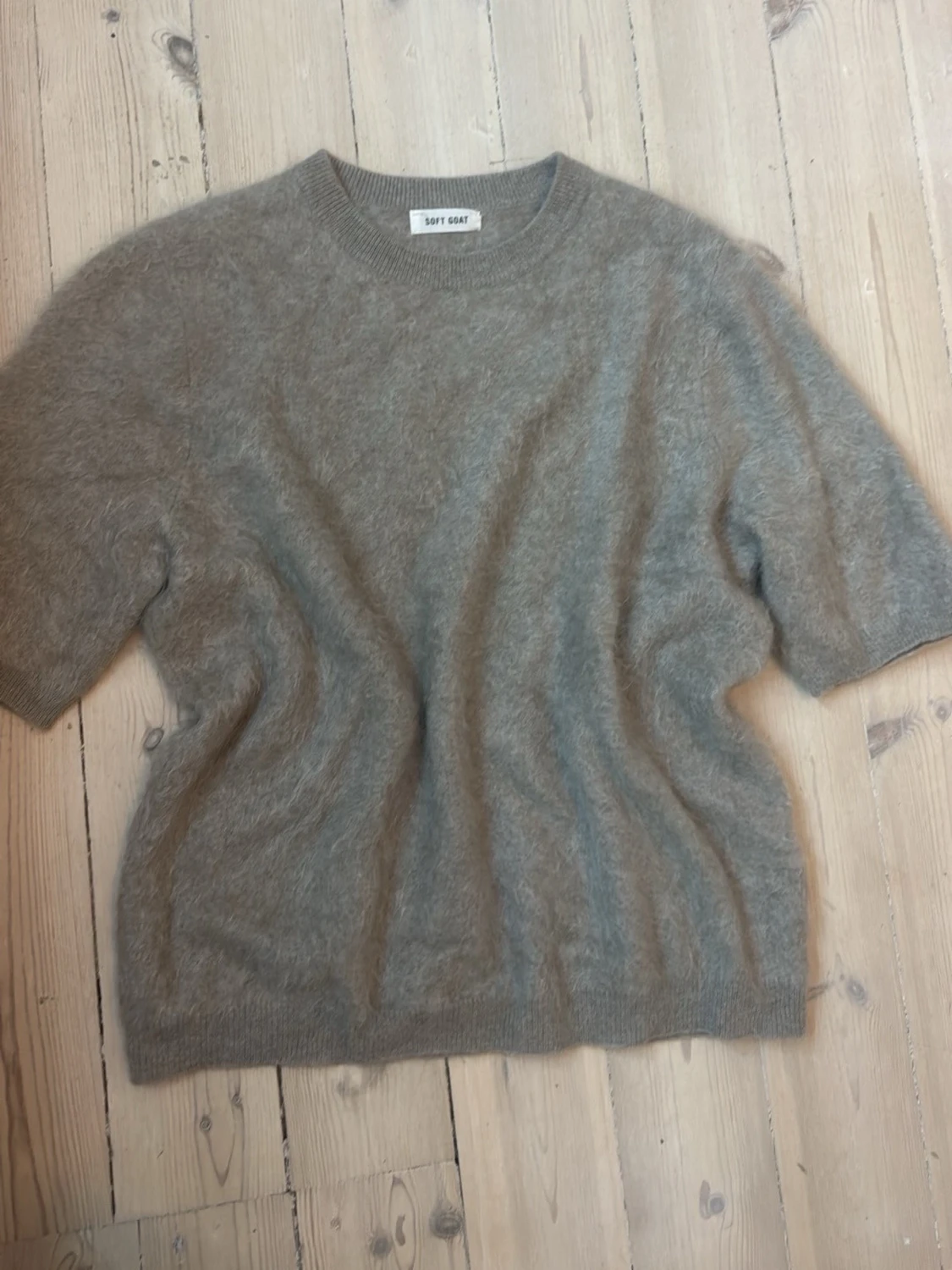 Beige stickad tröja Soft Goat