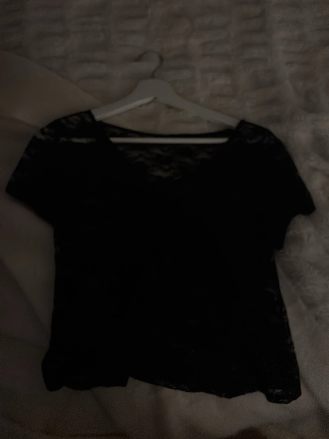 Svart spets topp med v-ringning - 3