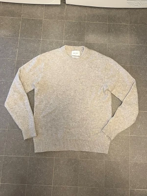 Vailent merinoull tröja  - Tja, säljer en snygg merinoull tröja från Vailent. Priset kan diskuteras, hör av dig vid minsta lilla fundering.