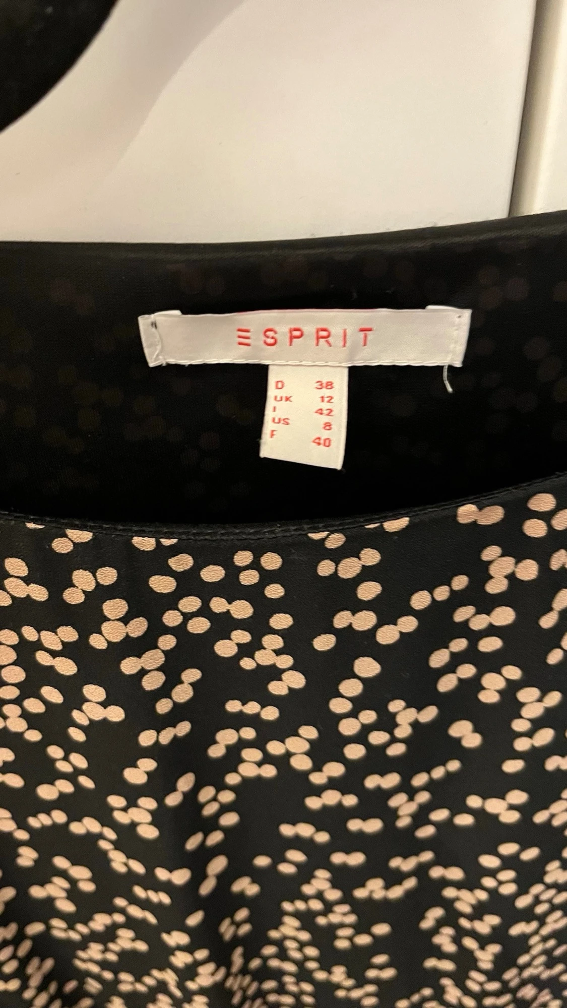 Prickig klänning  - 2