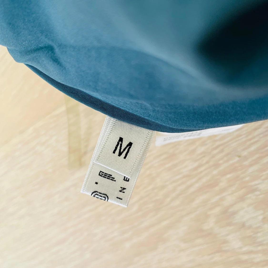 Blommigt broderad kjol i grön nyans – A‑linje, stl M - 4