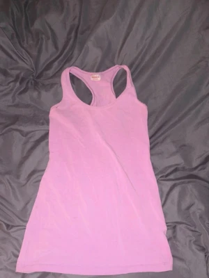 Ljusrosa linnetopp från Marwin - Jätte populär snyggt linne